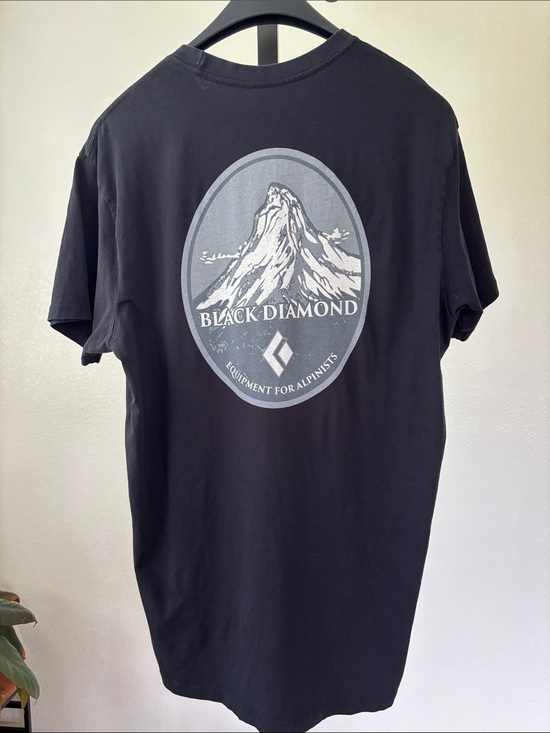 Black Diamond Other - Black Diamond Black Short-Sleeve Tee with Gray Mountain Graphic